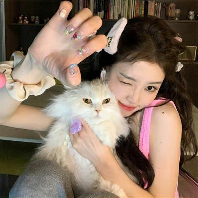 中央舞台：踮起脚尖